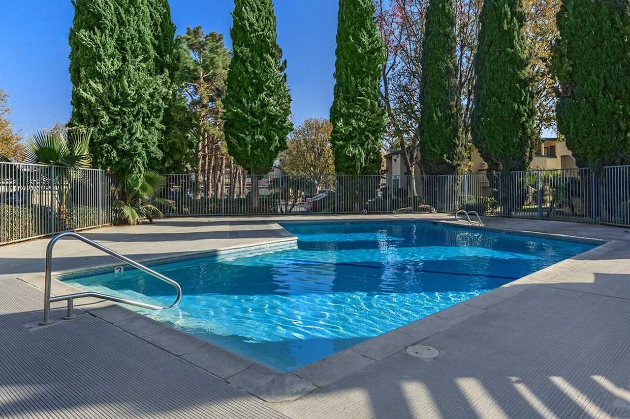 Mirage, Bakersfield - Photo 5 of 9