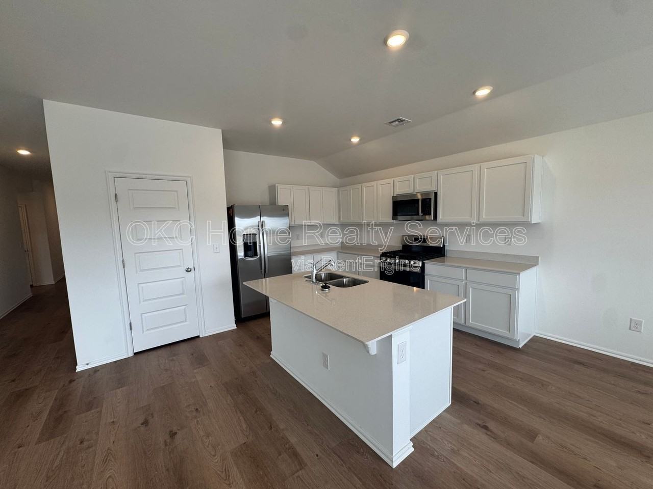 3901 Dutch Lane - Photo 2 of 19