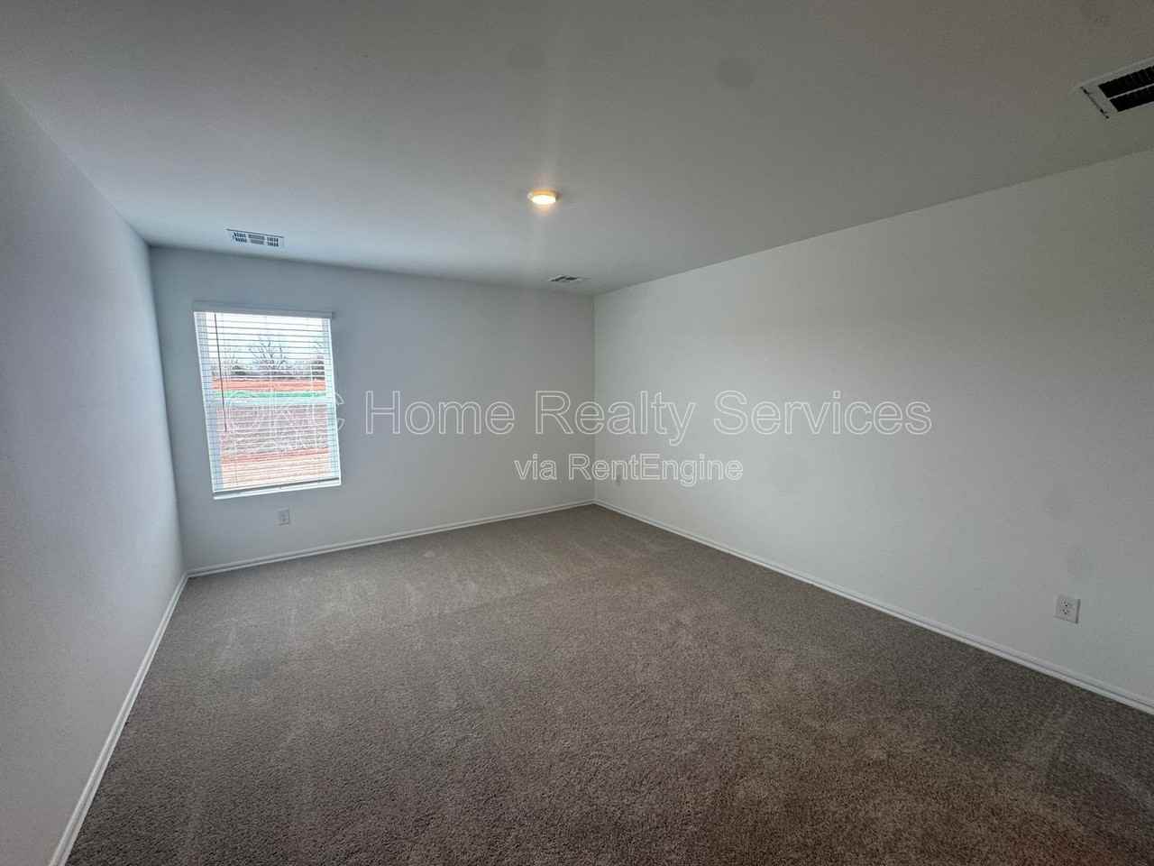 3901 Dutch Lane - Photo 3 of 19