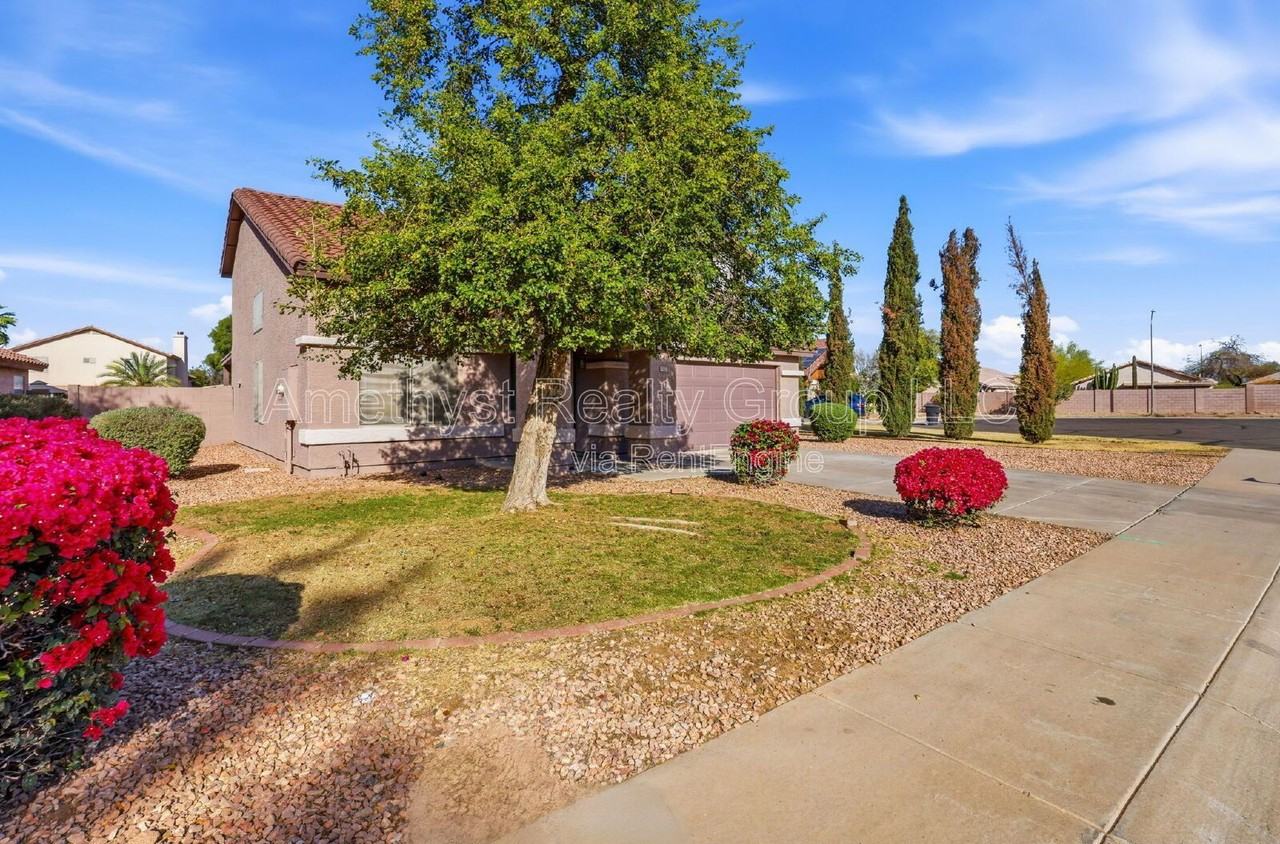 3722 N 105th Dr - Photo 3 of 31