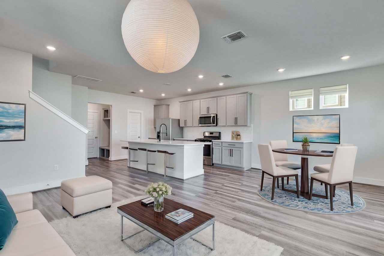 7408 Acela Trl - Photo 3 of 50