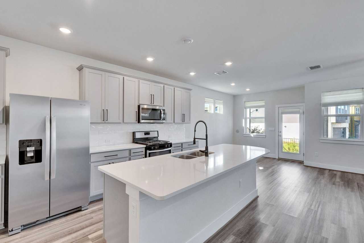 7408 Acela Trl - Photo 7 of 50