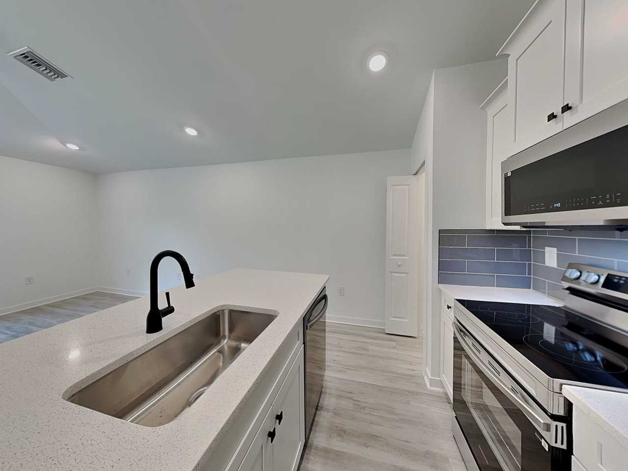 3726 13th St W - Photo 4 of 16