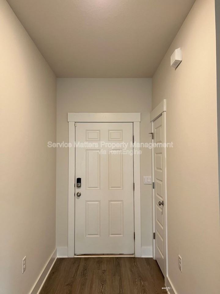 4062 Blaney Ln - Photo 4 of 24