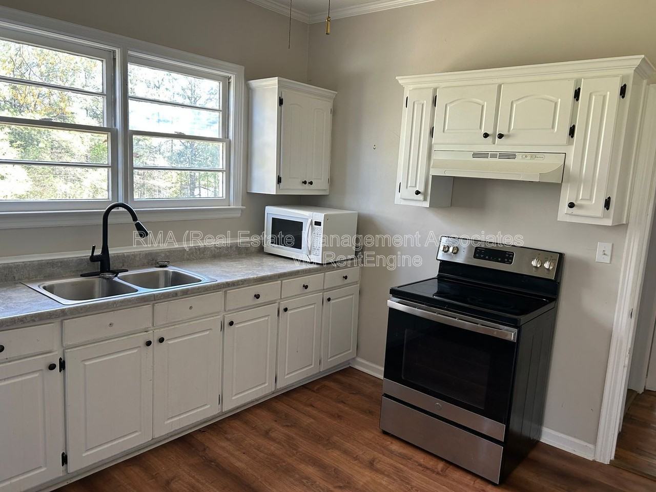 126 Sihane Rd - Photo 3 of 8