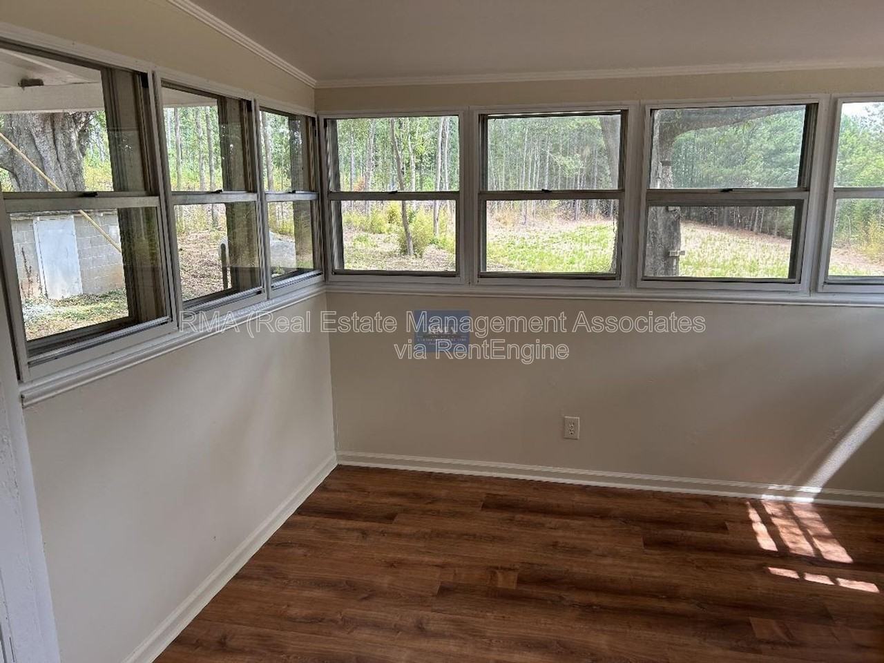 126 Sihane Rd - Photo 4 of 8