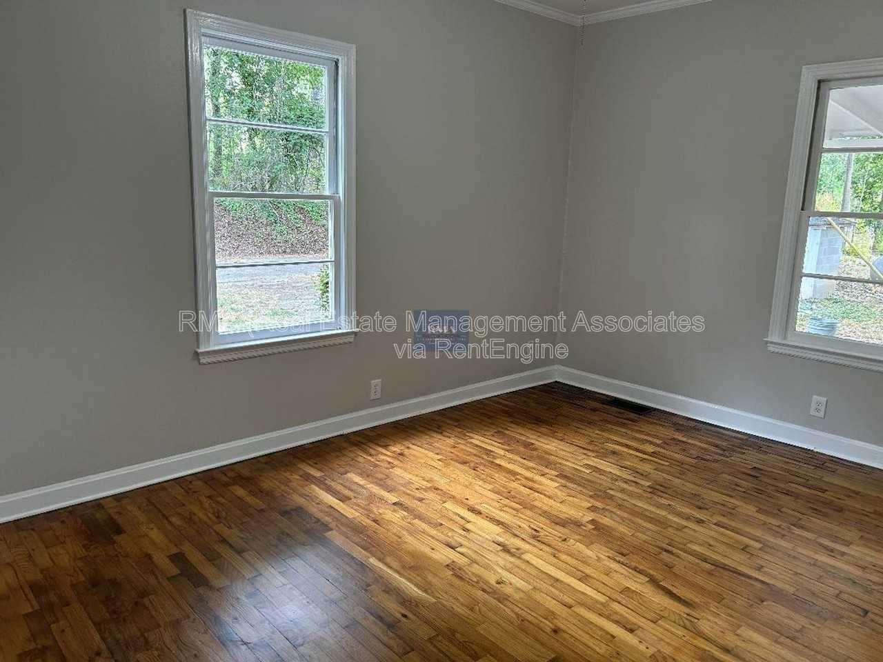 126 Sihane Rd - Photo 6 of 8