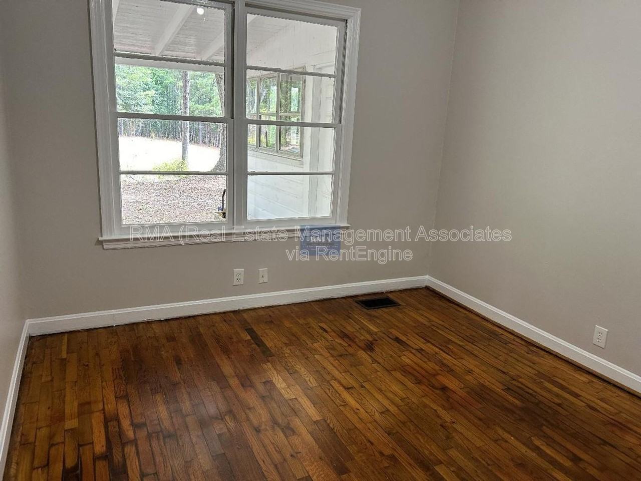 126 Sihane Rd - Photo 7 of 8