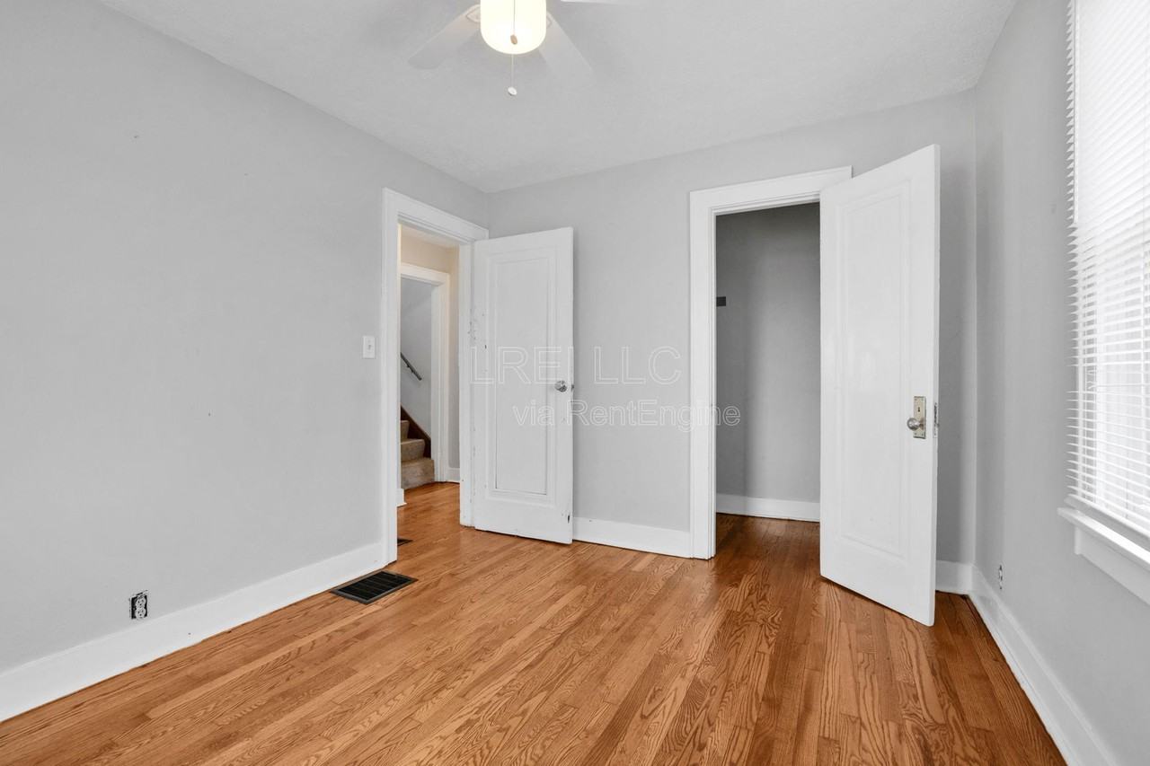 1722 Beechwood Ave - Photo 4 of 14