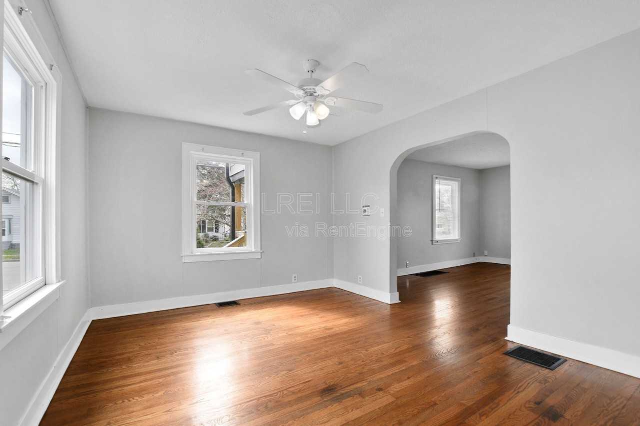 1722 Beechwood Ave - Photo 7 of 14