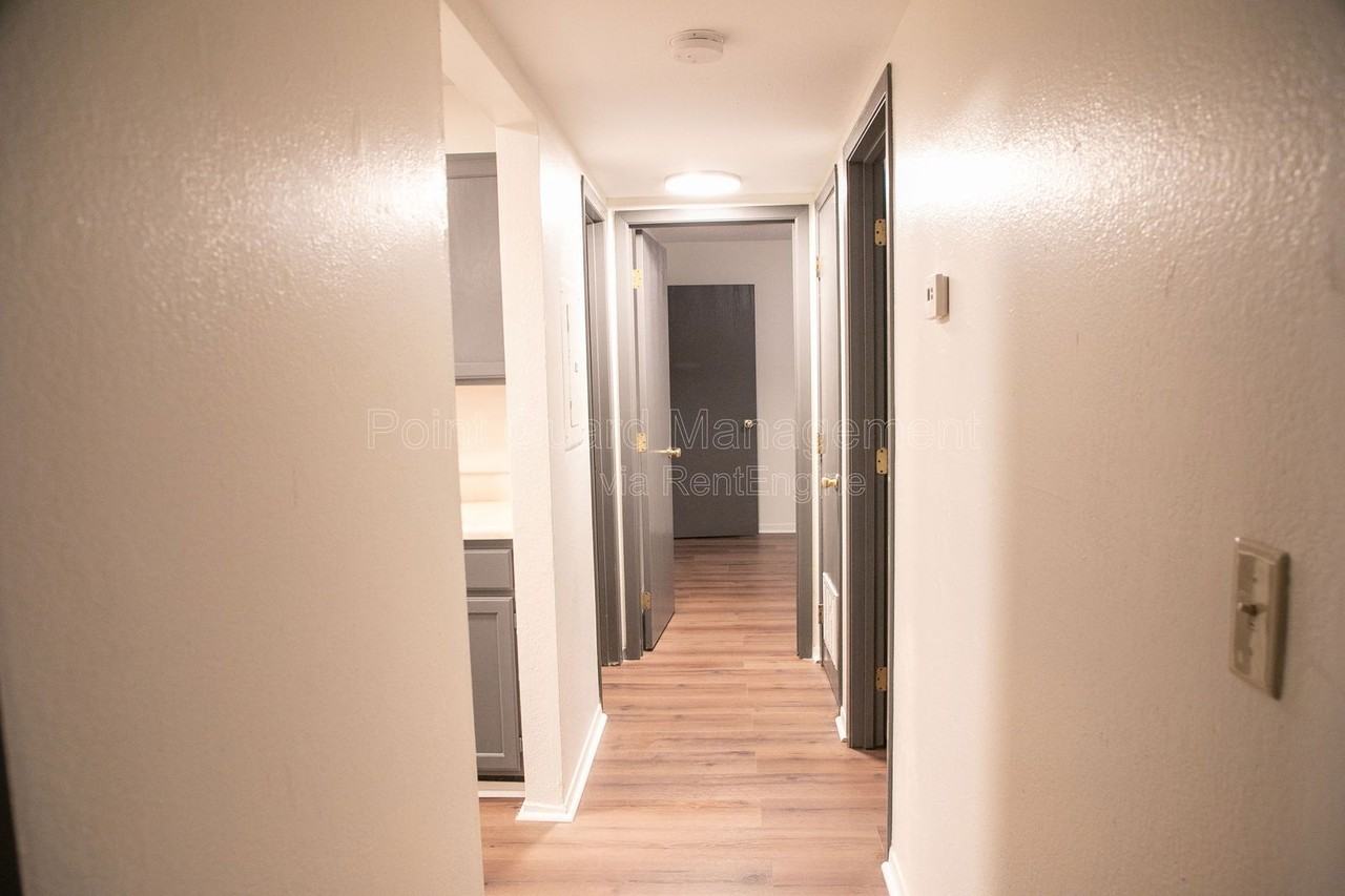 105 W Gold Coast Rd #7 - Photo 7 of 23