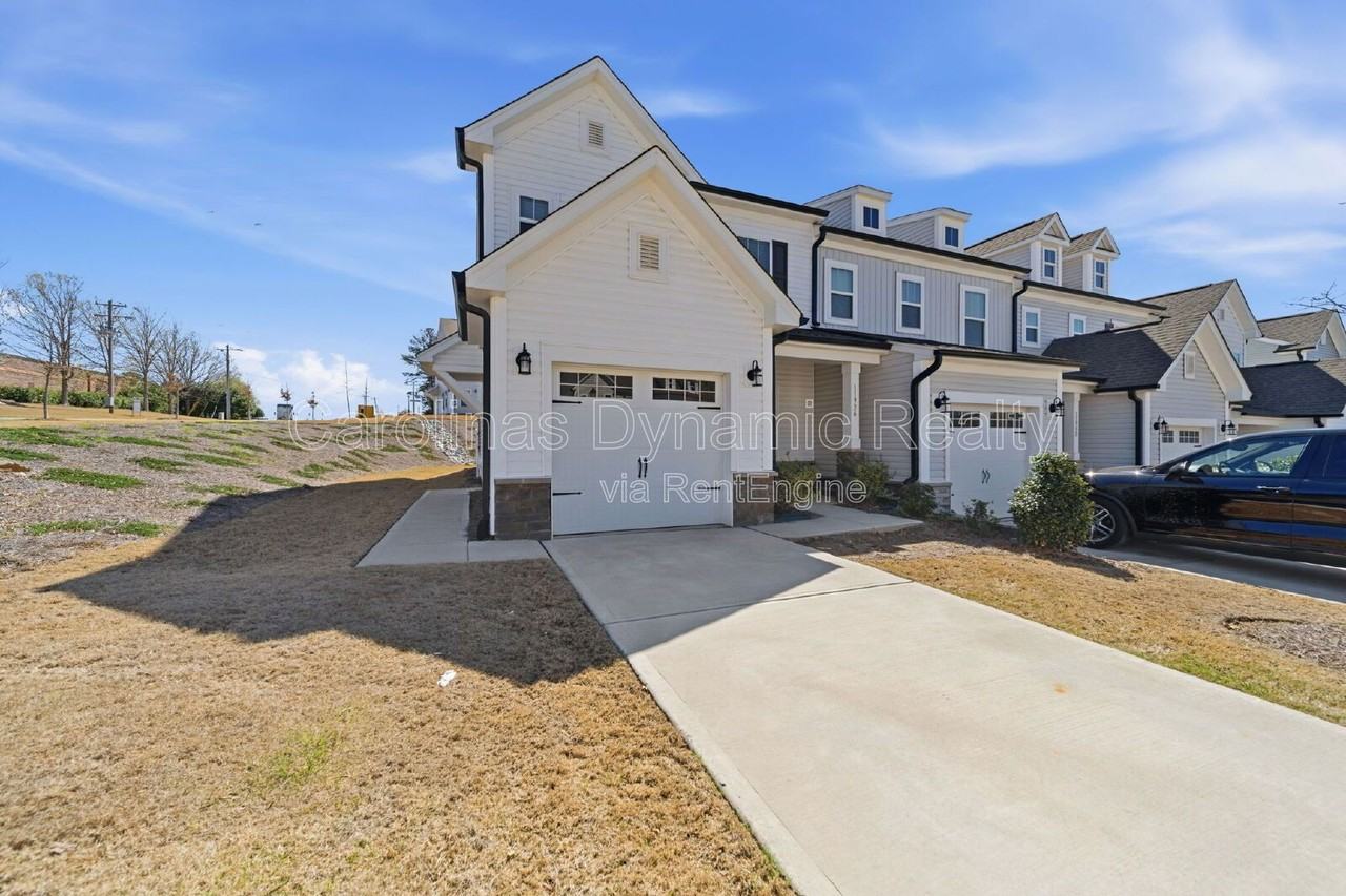 11936 Basking Dr - Photo 2 of 33