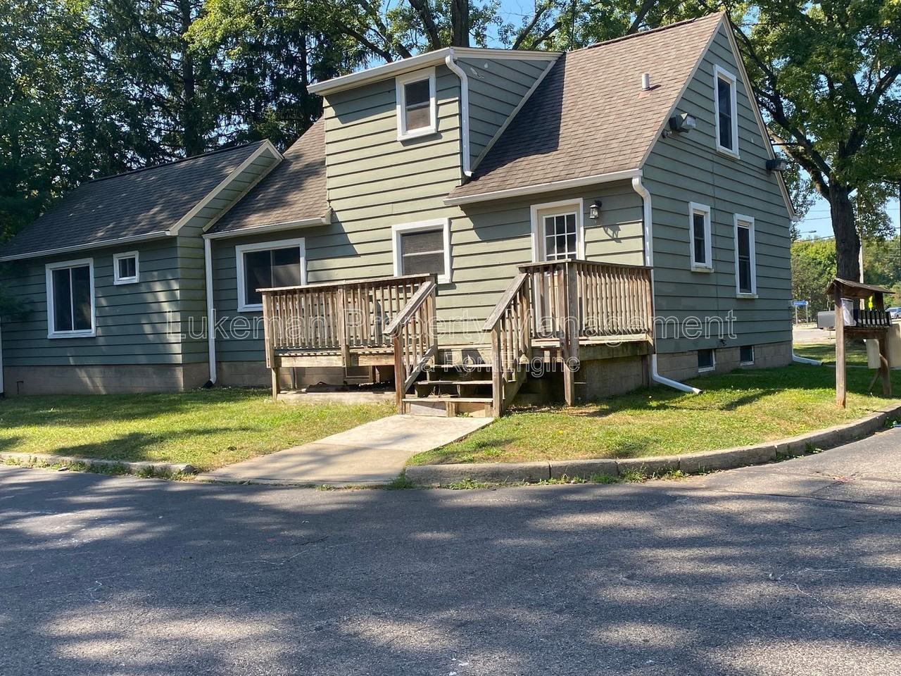 415 S Kendall Ave #415 - Photo 3 of 15