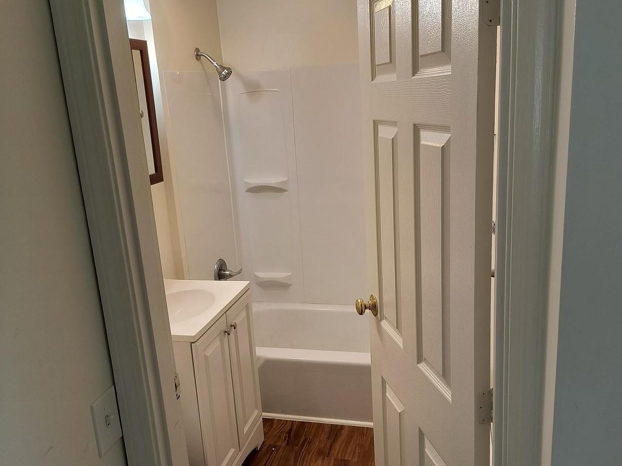 8 Renarl Ave #2 - Photo 5 of 8