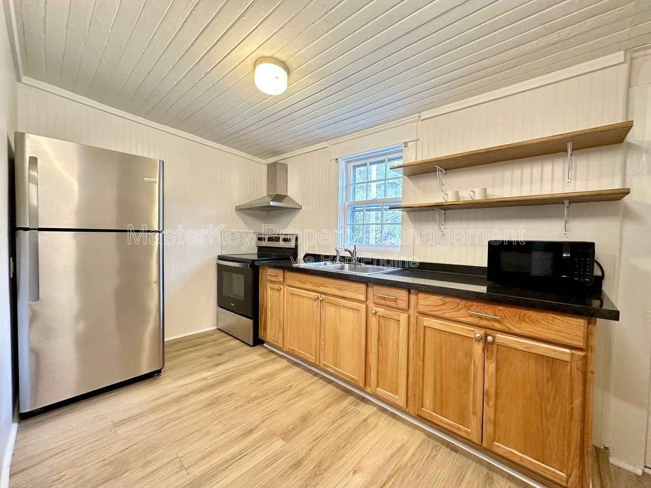 302 Raynor St #A - Photo 3 of 13