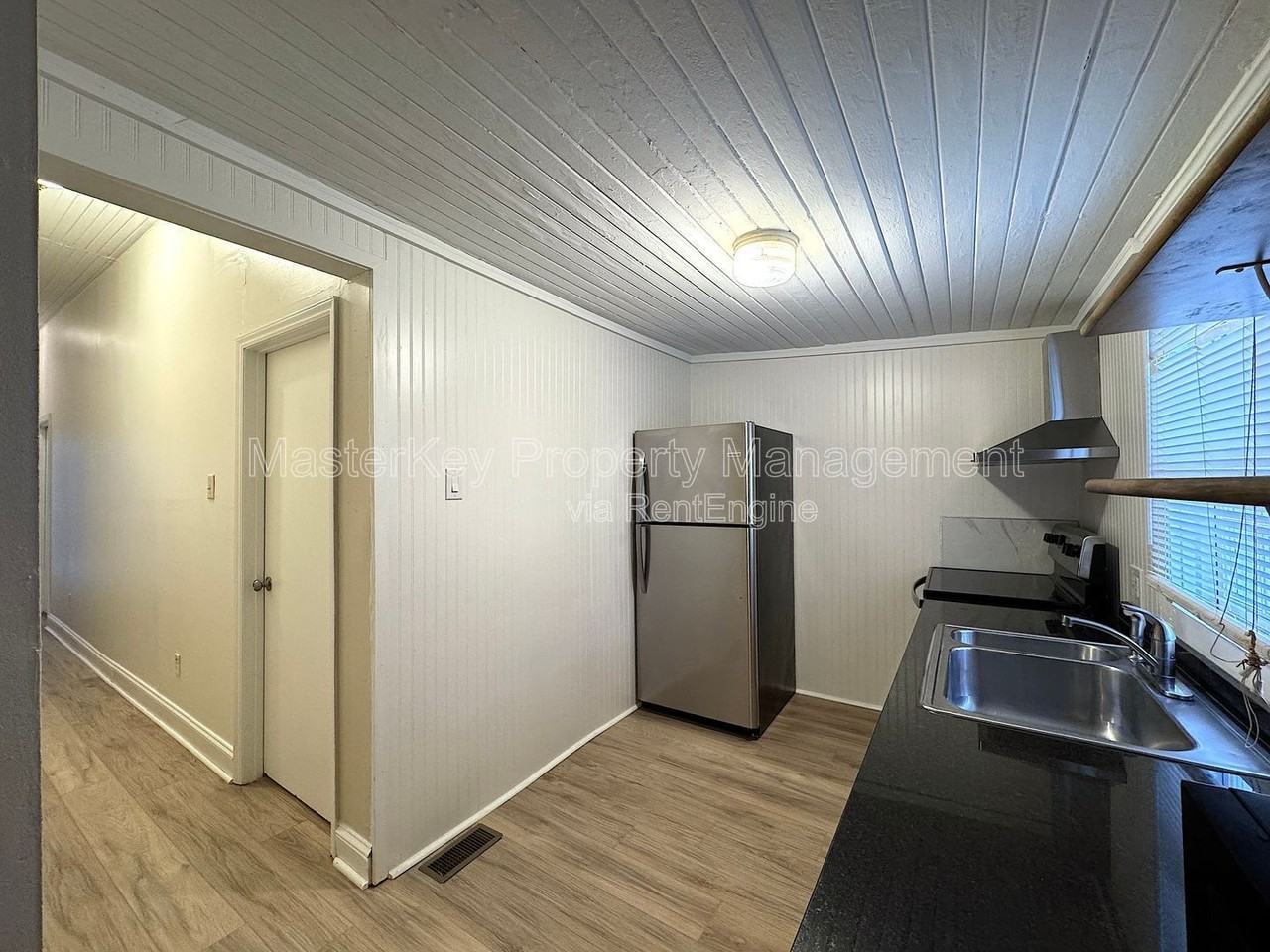 302 Raynor St #A - Photo 4 of 13