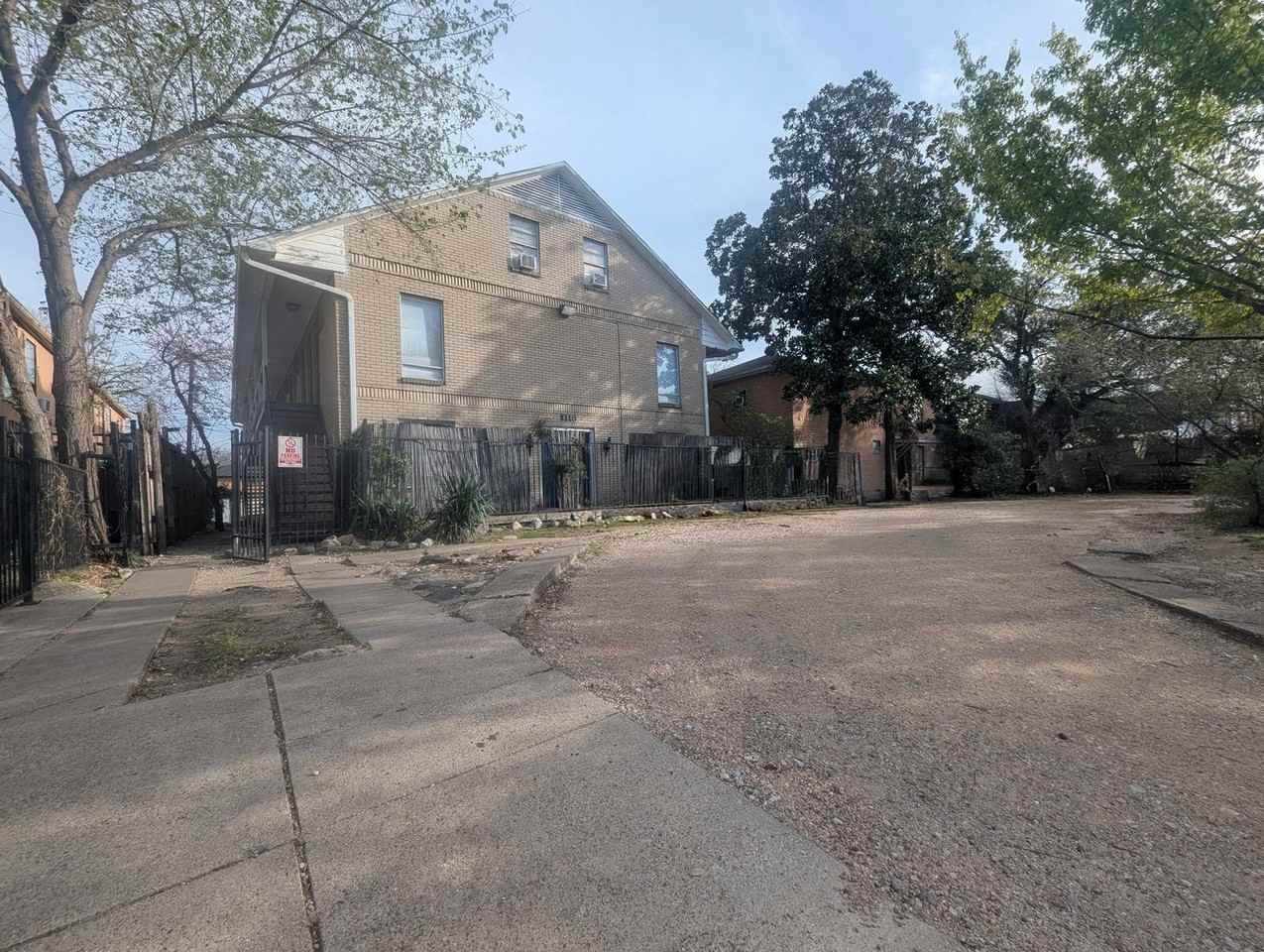 Bryan St. Apartments - Photo 5 of 17