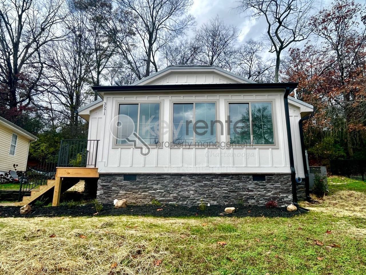 3571 Crompton St - Photo 3 of 20