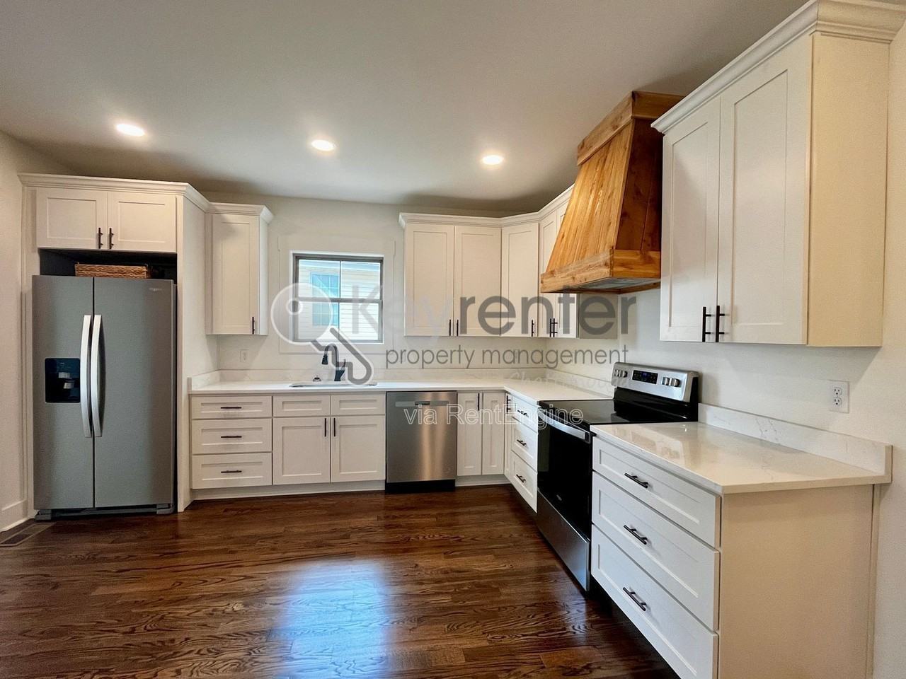 3571 Crompton St - Photo 6 of 20