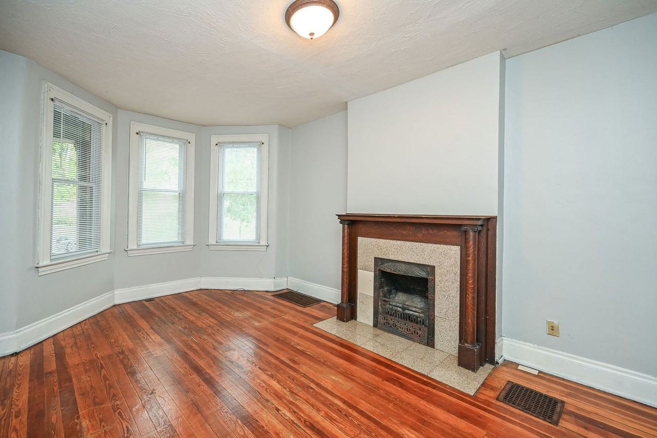 2125 W Clifton Ave #A - Photo 5 of 15