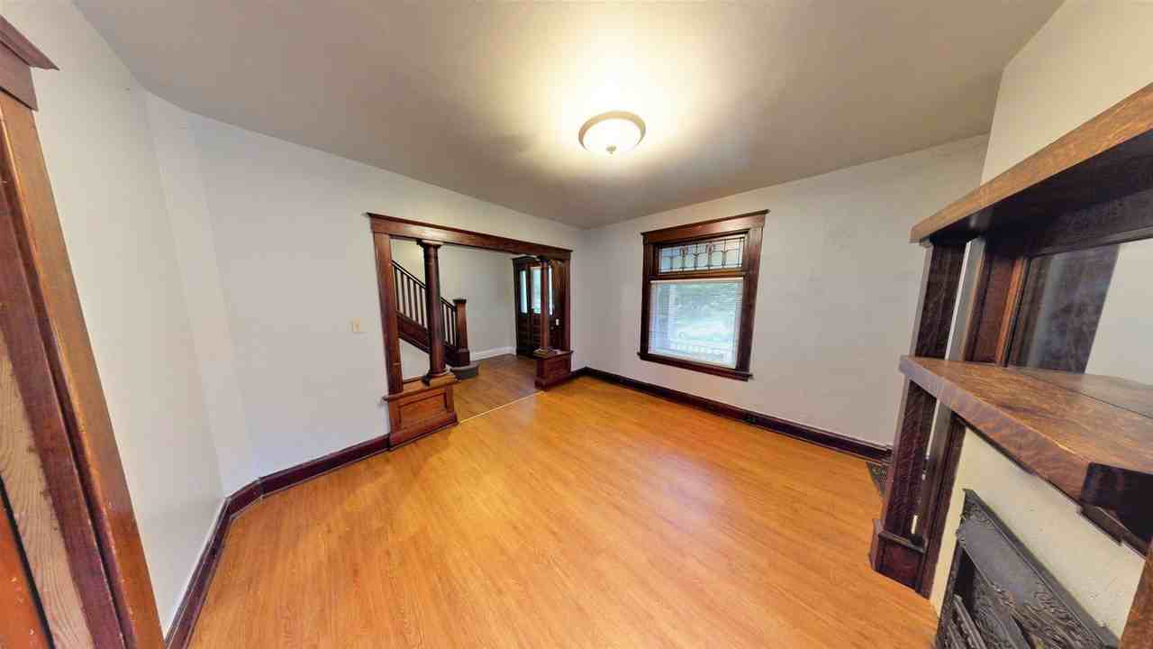 2424 W Clifton Ave - Photo 2 of 12