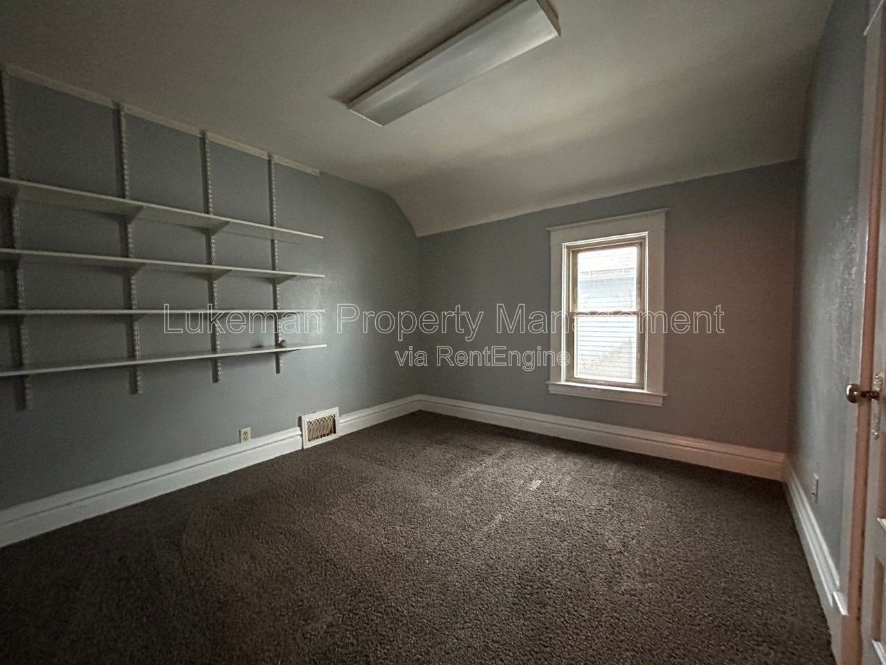 1832 S Burdick St - Photo 7 of 13