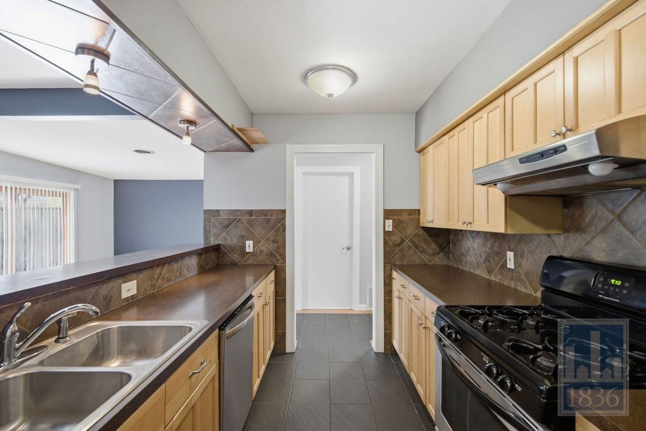 2416 S 5th St #B - Photo 4 of 30