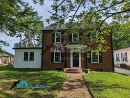 featured image of 229 W Elm St