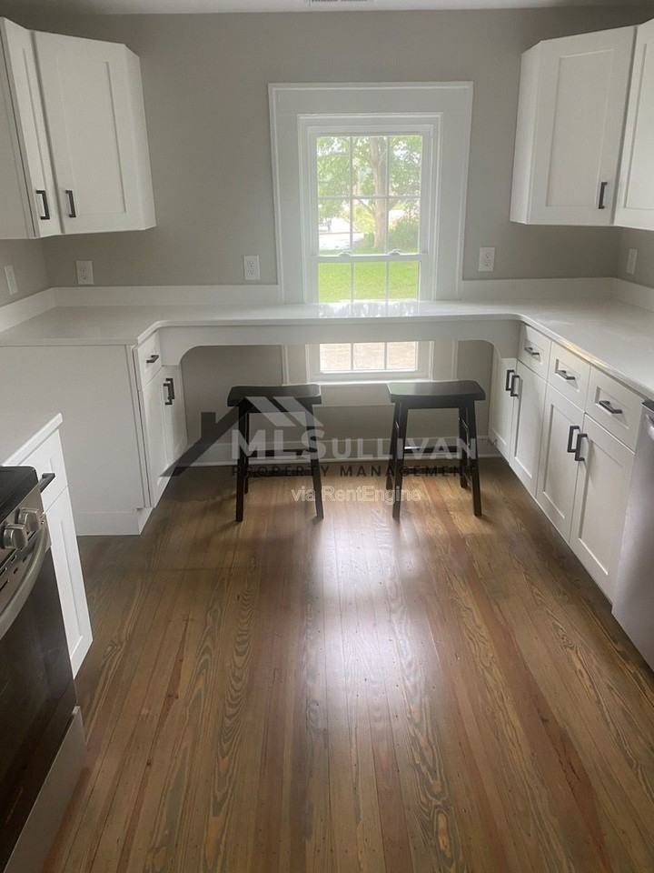 229 W Elm St - Photo 7 of 20