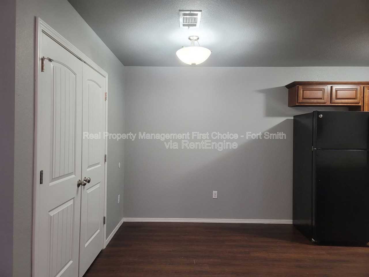 2006 Ingalls Ln #B - Photo 4 of 21