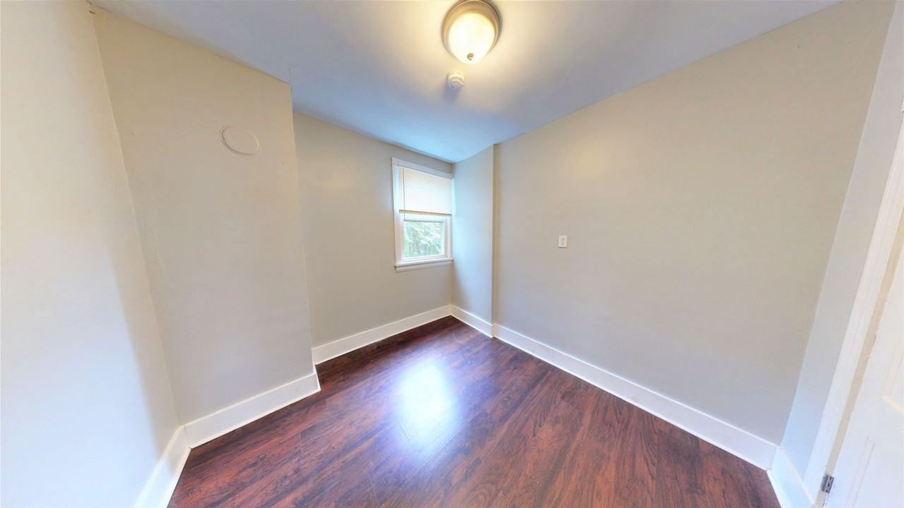 2313 Stratford Ave - Photo 5 of 13