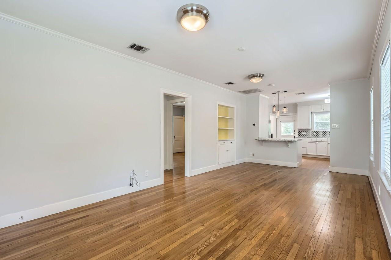 3002 Lafayette Ave - Photo 6 of 29