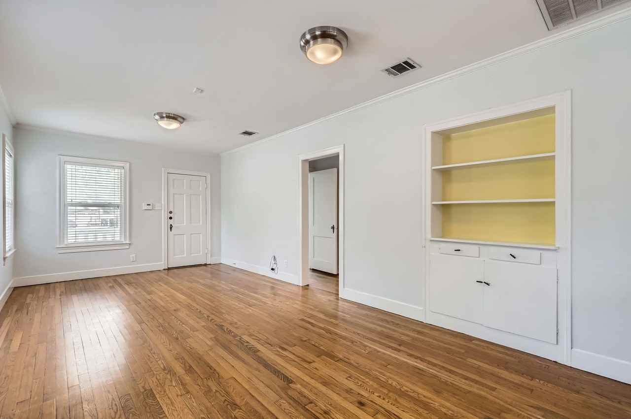 3002 Lafayette Ave - Photo 7 of 29