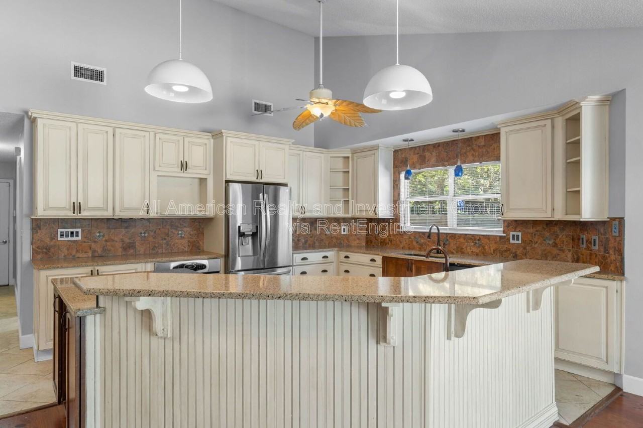 101 Hands Cove Ln - Photo 7 of 35