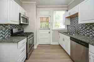 featured image of 2317 Stratford Ave