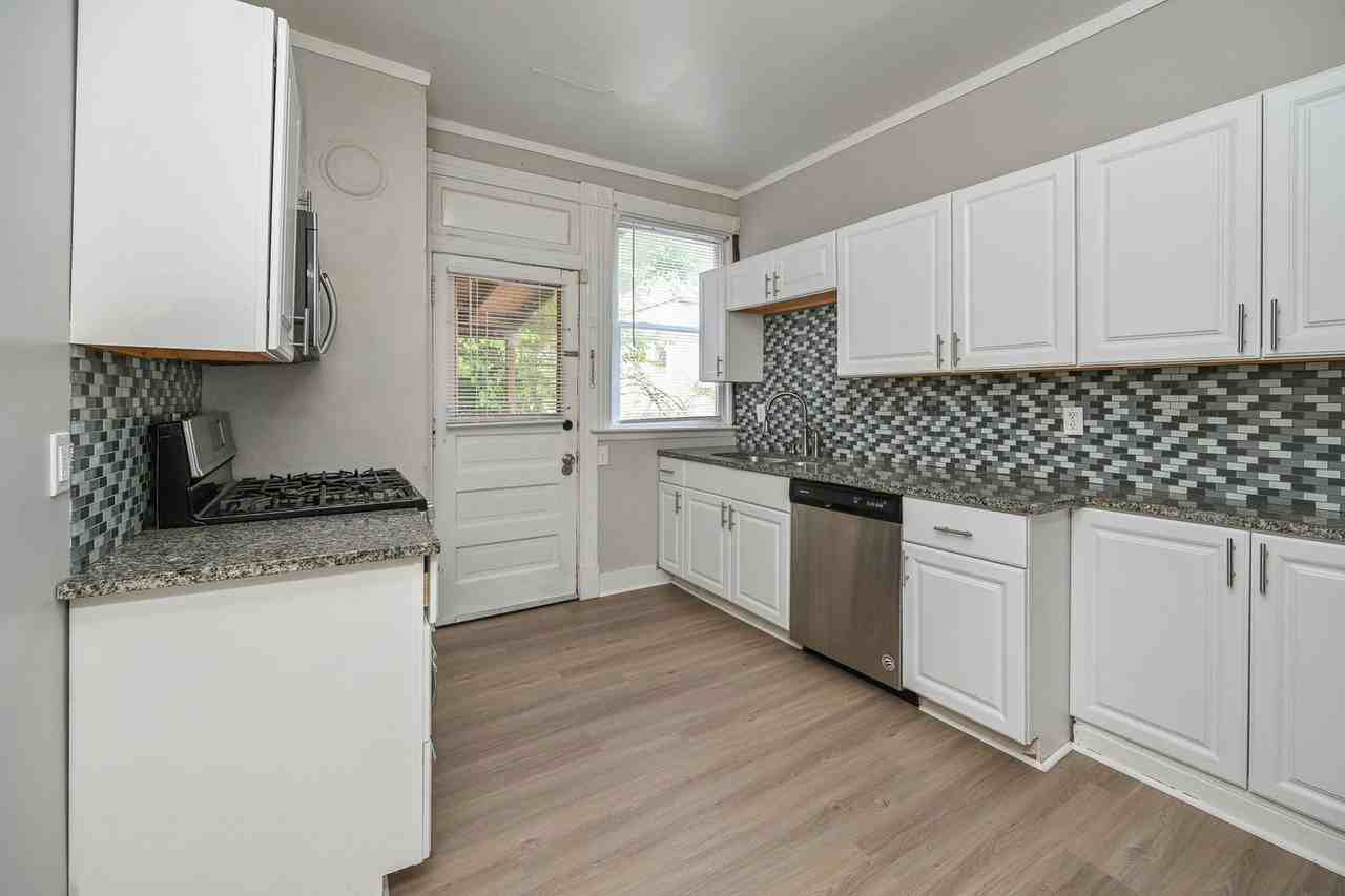 2317 Stratford Ave - Photo 2 of 30