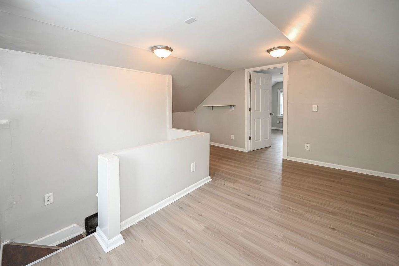 2317 Stratford Ave - Photo 4 of 30