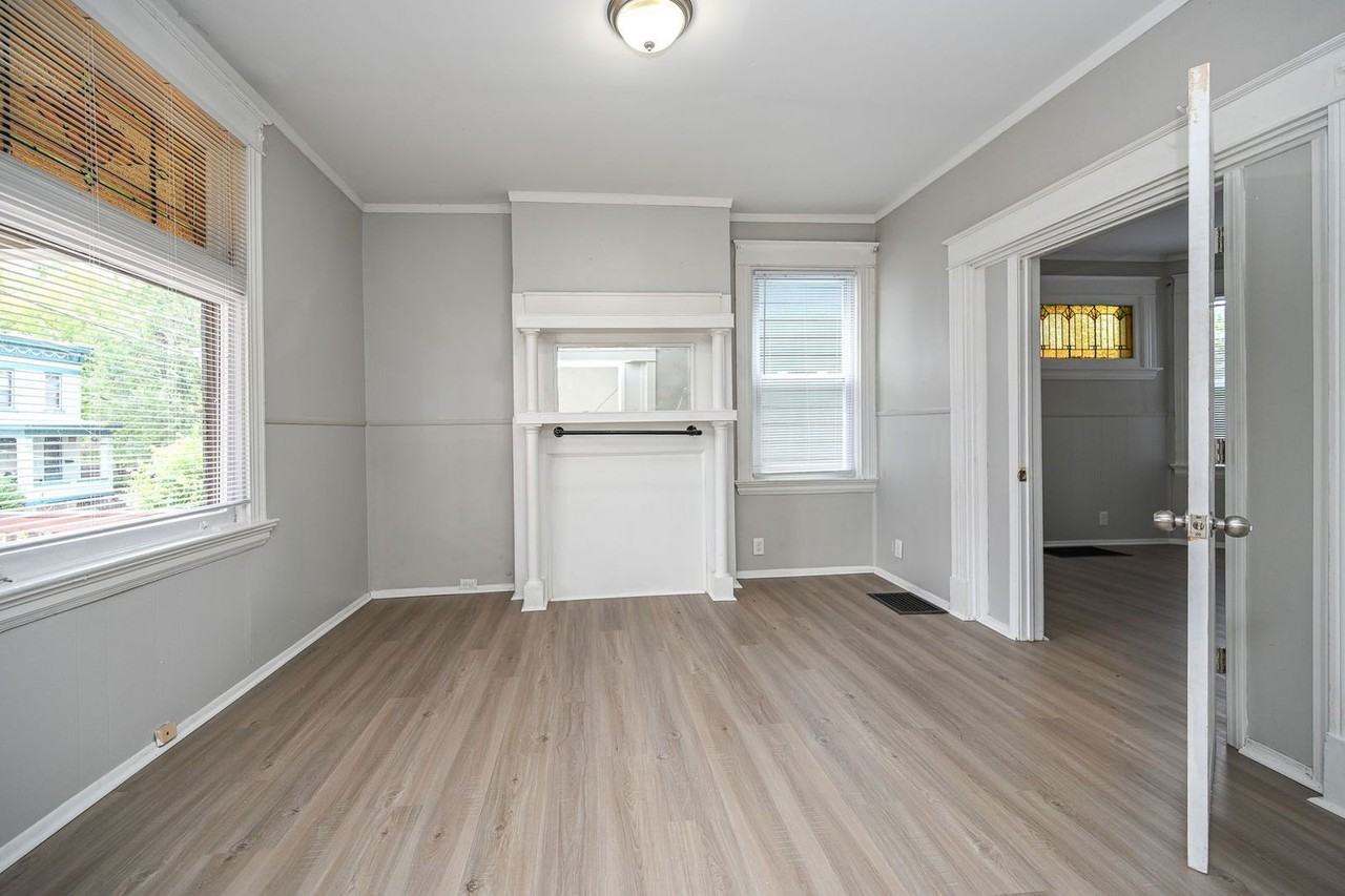 2317 Stratford Ave - Photo 6 of 30