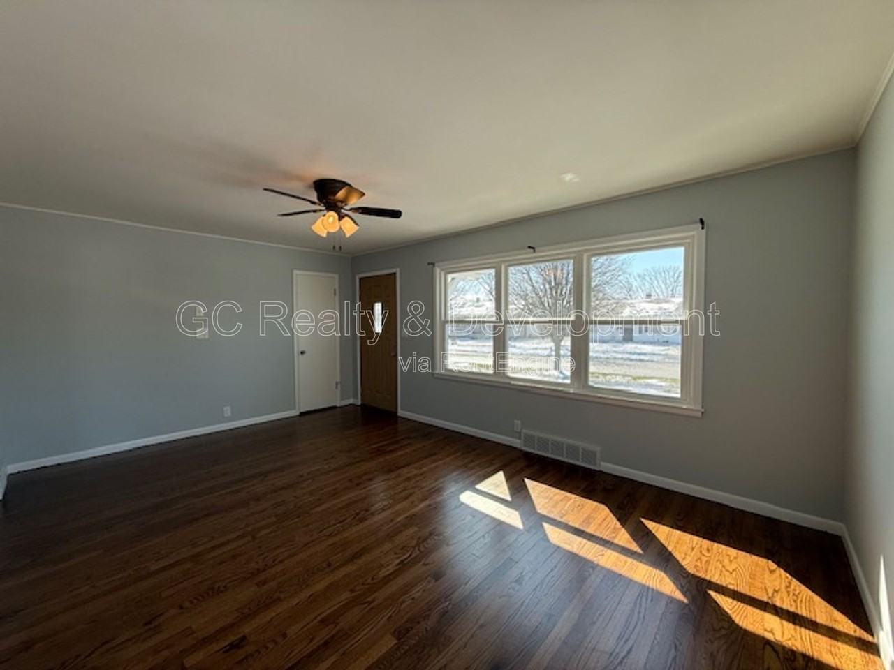 114 Martin Ave - Photo 2 of 18