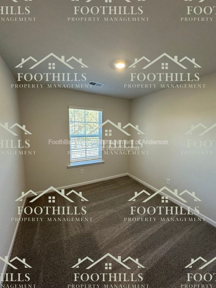 226 Islay Way - Photo 6 of 17