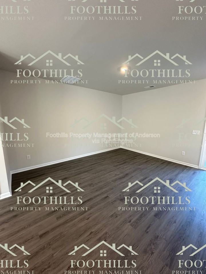 226 Islay Way - Photo 7 of 17