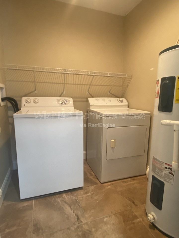 518 W Murray St #B - Photo 5 of 9