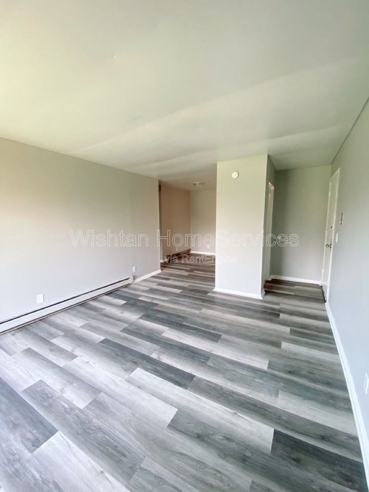 219 N Charleston Blvd #5 - Photo 4 of 17