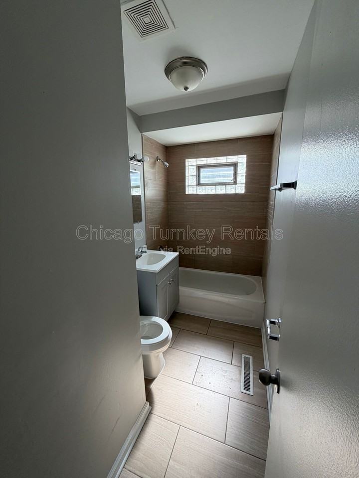 14231 Dobson Ave - Photo 7 of 21