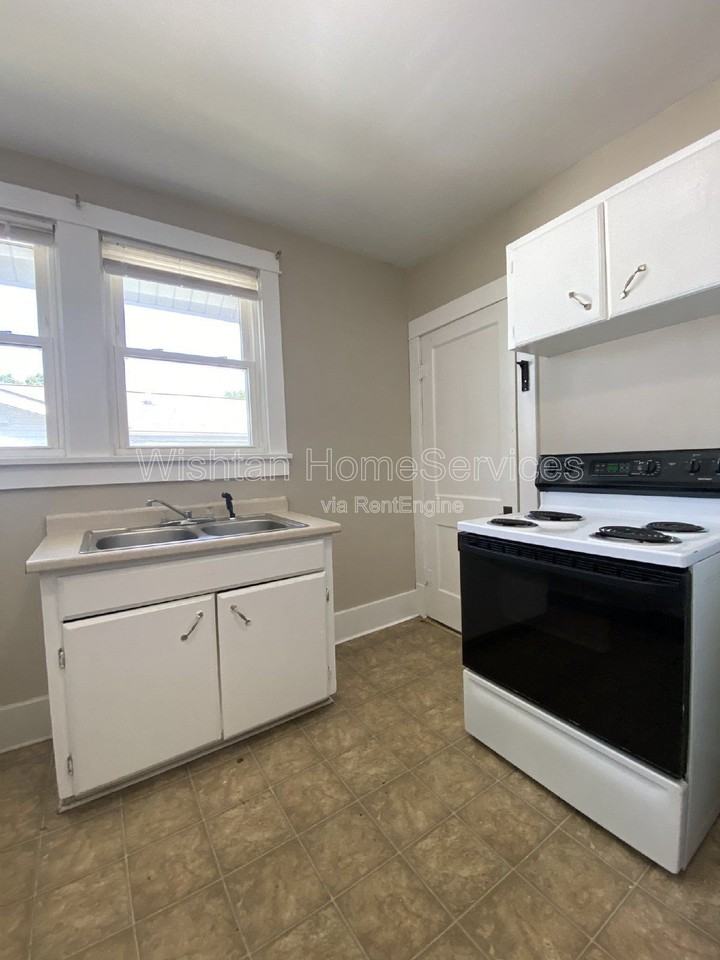 522 W Murray St - Photo 2 of 16