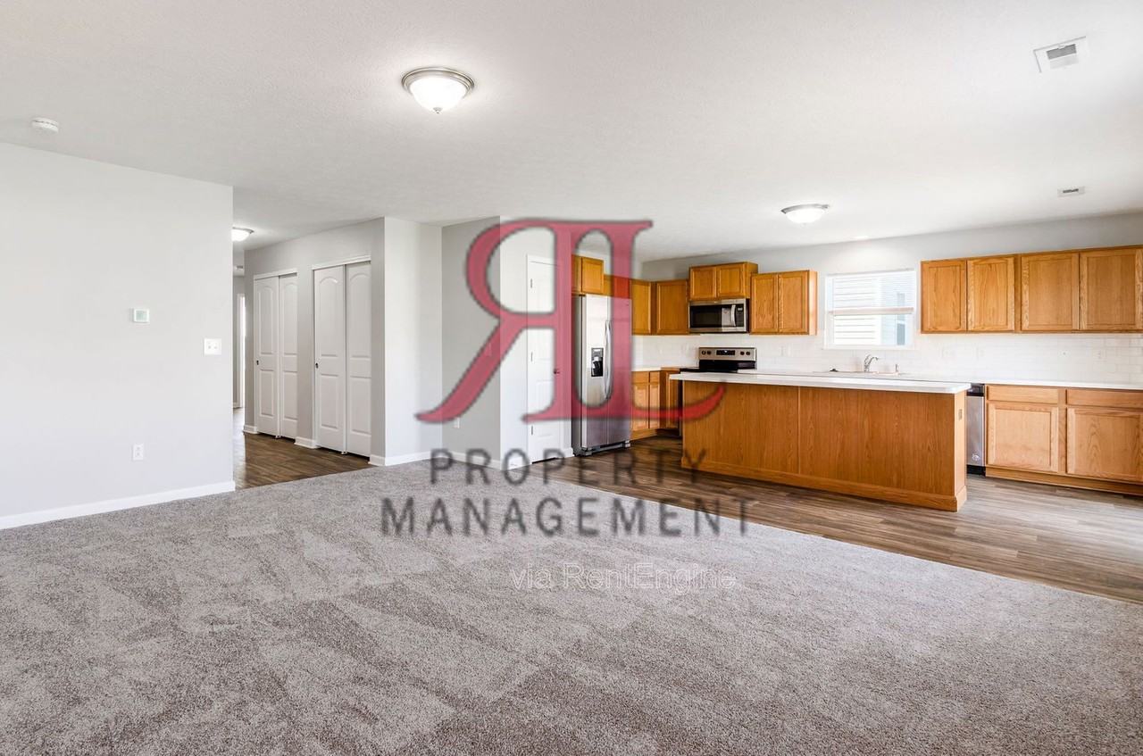 5622 Branchville Dr - Photo 6 of 33