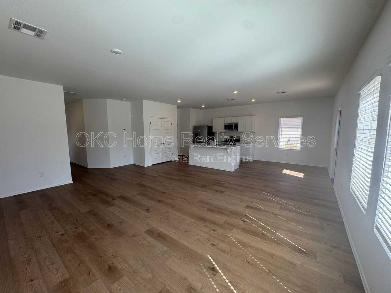 12048 Southwest 36th Street - Photo 2 of 24