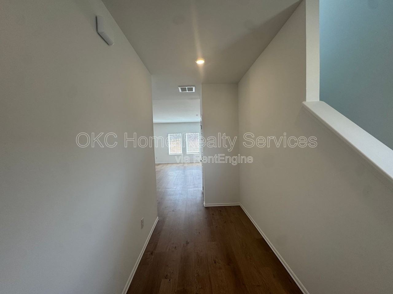 12048 Southwest 36th Street - Photo 7 of 24