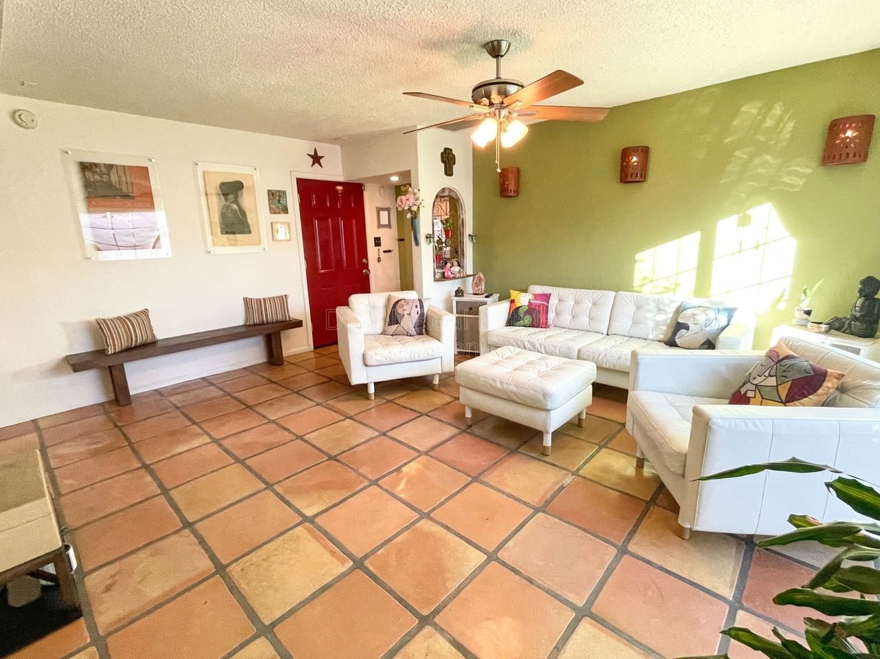 2107 E Monte Vista Rd - Photo 2 of 24