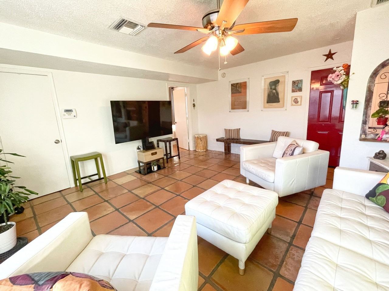 2107 E Monte Vista Rd - Photo 3 of 24